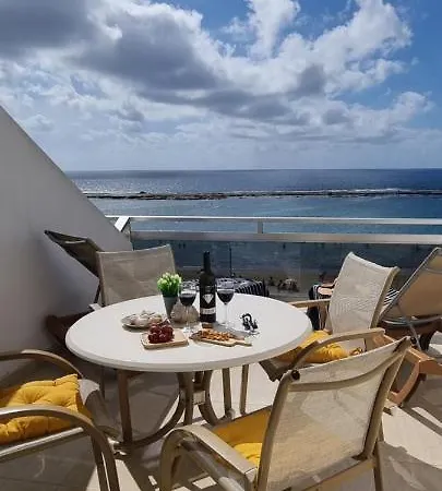 Exclusivo Apartamento Vista Al Mar, Marsin Playa 303 아파트 *